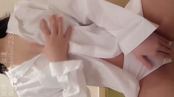 萌白酱(甜味弥漫) - 自购10月白衬衫原版视频